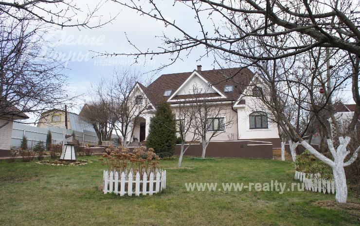 Ухоженный участок 15 соток с шикарным видом на пруд и лес