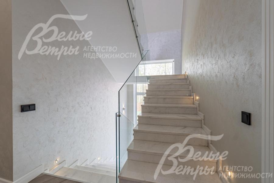 Ограждение лестницы - закалённое стекло 