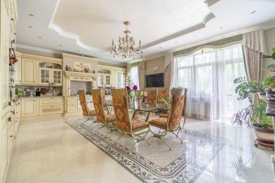Дом, Антоновка к/п (Зименки), 750 кв.м