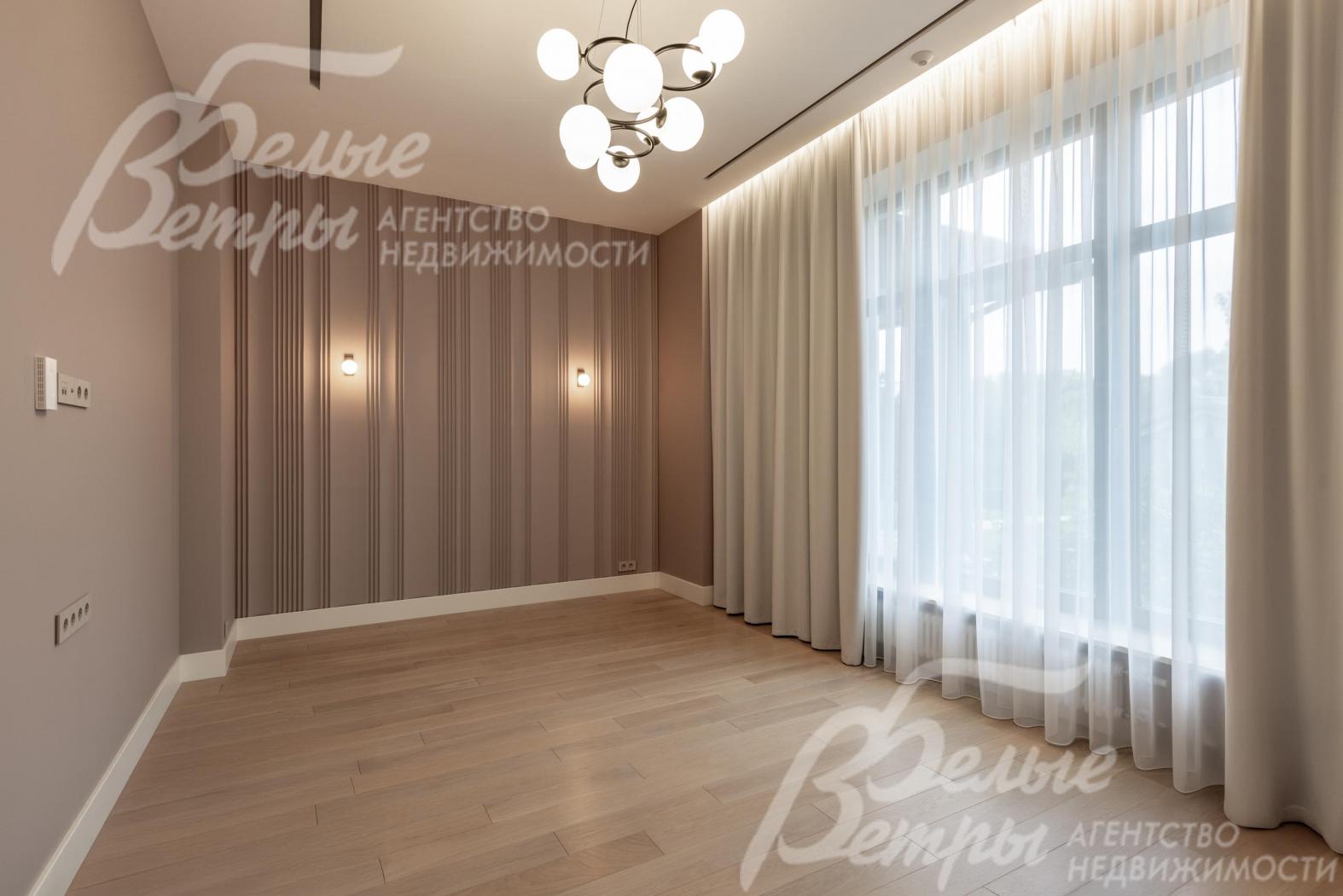 Комната на 1 этаже с улучшенной звукоизоляцией (караоке/кинозал)