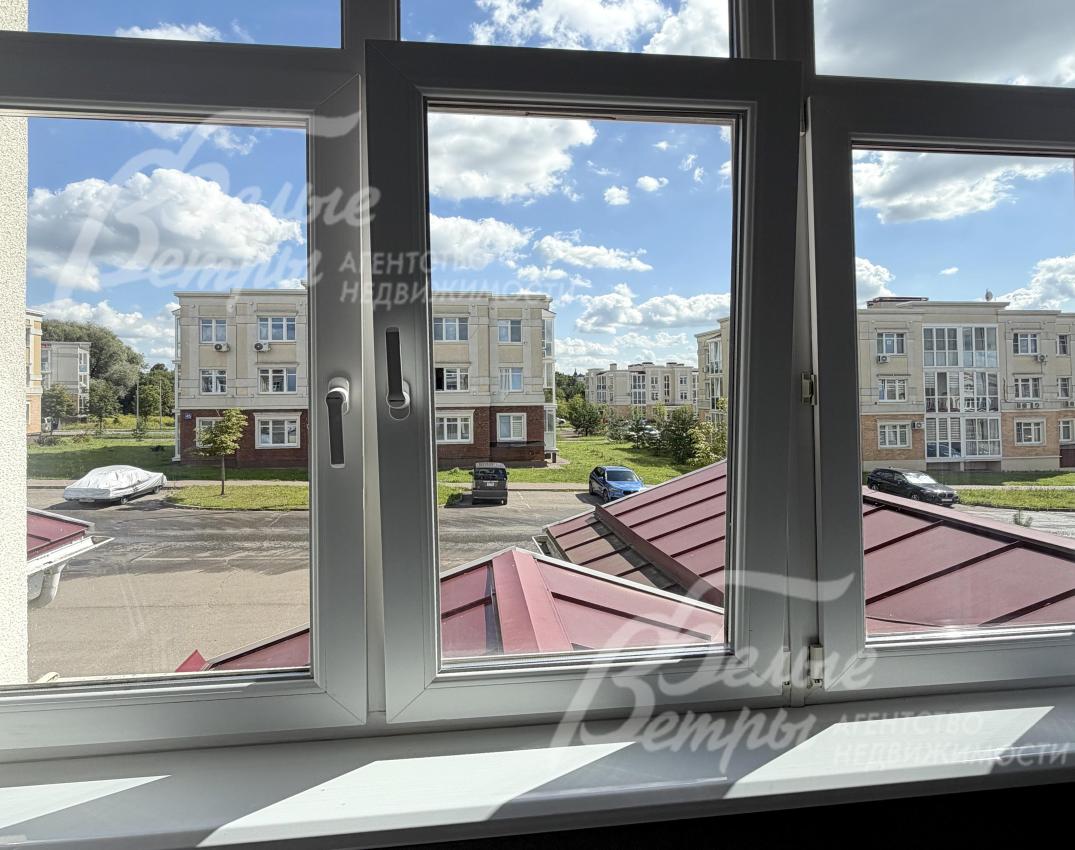 Из окон открывается вид на коттеджный посёлок -ь перспективу соседних таунхаусов