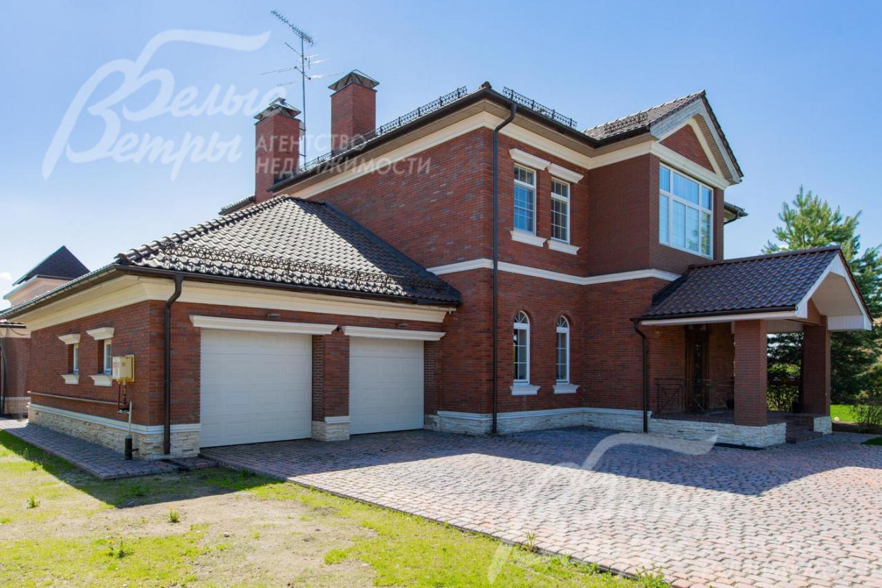 Отлично спланированный и качественно построенный кирпичный дом под ключ, с бассейном и сауной