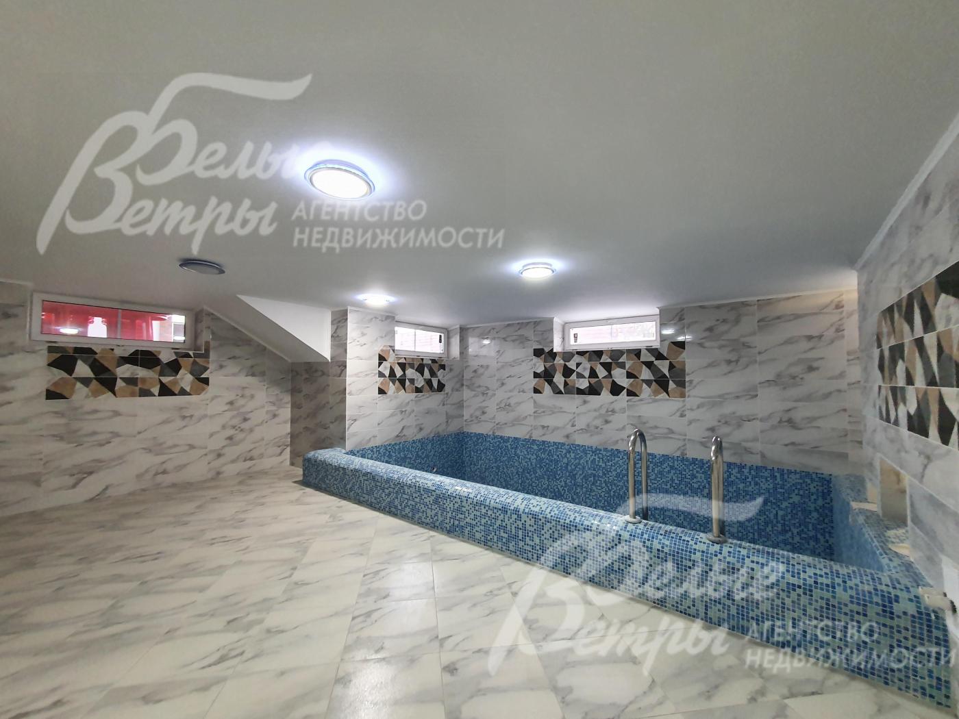 Бассейн на цокольном этаже