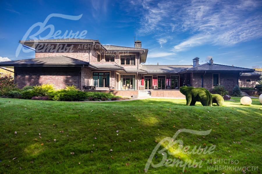 Загородная усадьба 655 кв.м на участке 45 соток