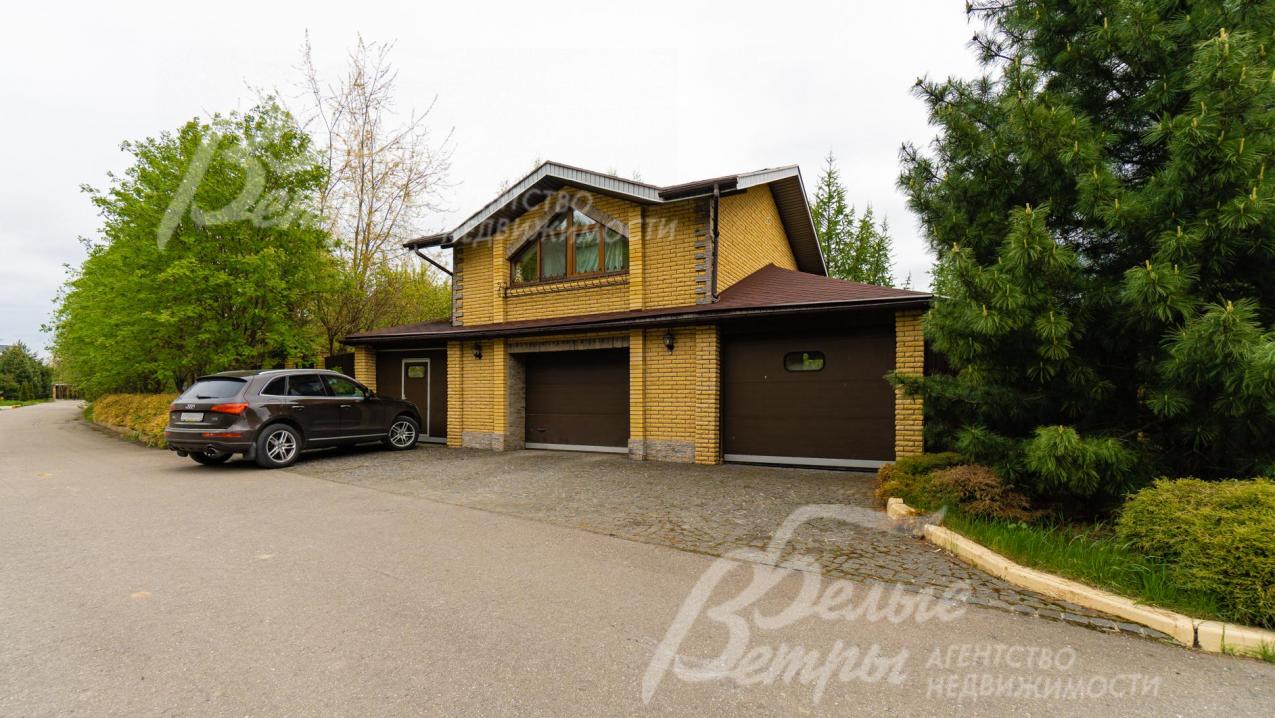 Гараж, 2-х этажный, кирпичный, площадью 33 кв.м