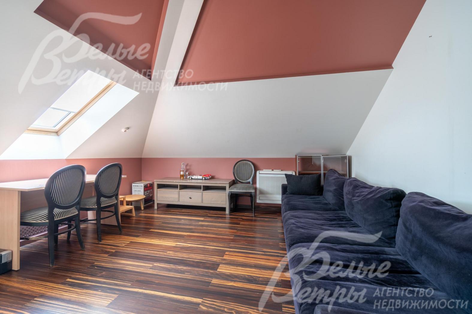 Одна из спален на мансардном этаже