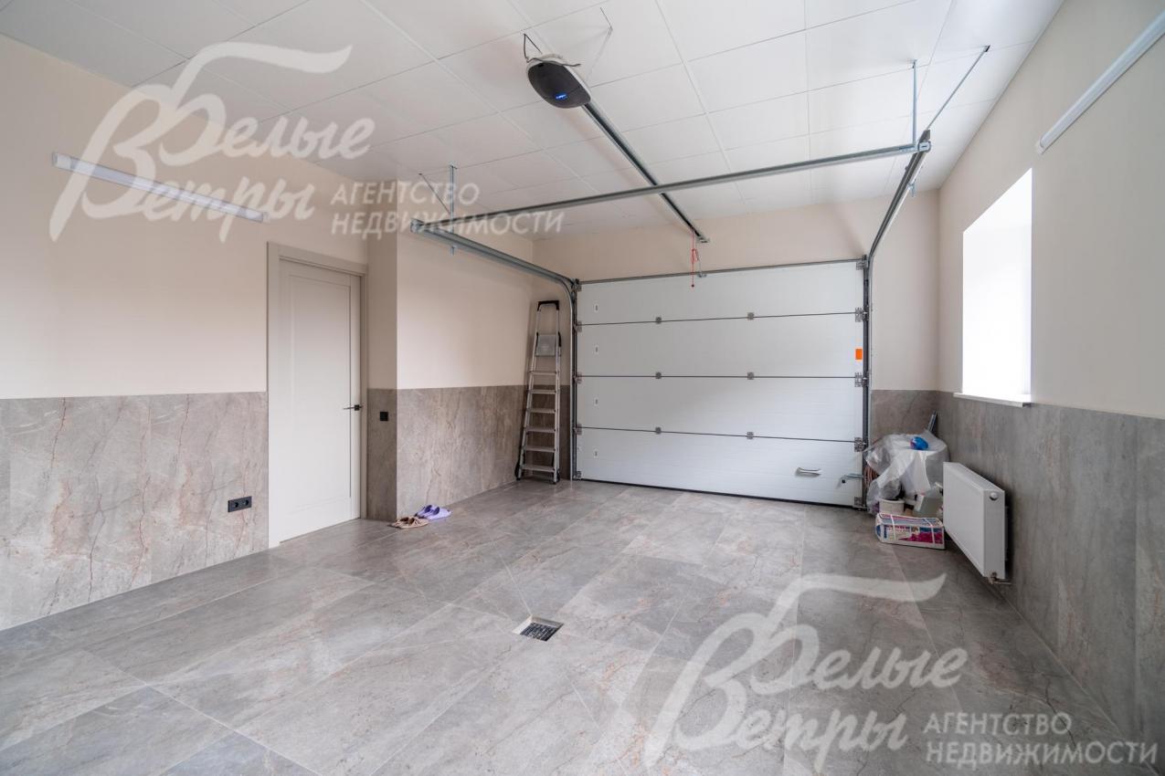 Современный гараж с отделкой керамогранитом