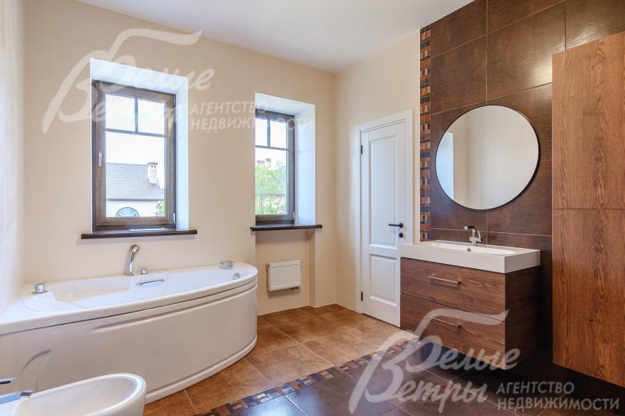 Санузел с ванной и душевой кабиной