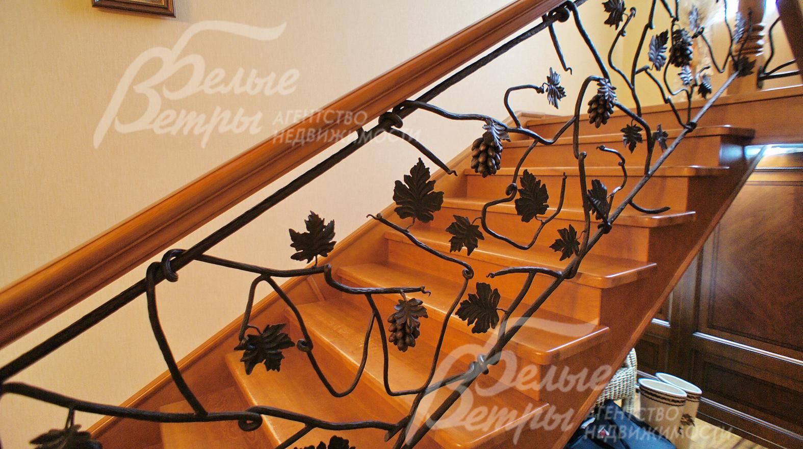 Перила с художественной ковкой 