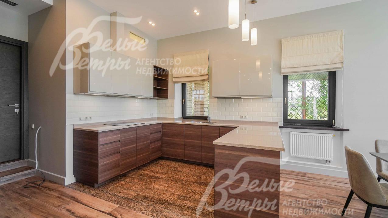 Кухня: фасад грецкий орех и глянец