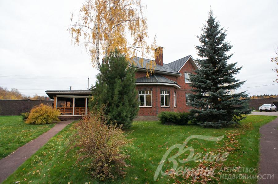 Основной дом построен из керамического кирпича 1,5 шт толщина + 50 мм утеплителя пеноплекс