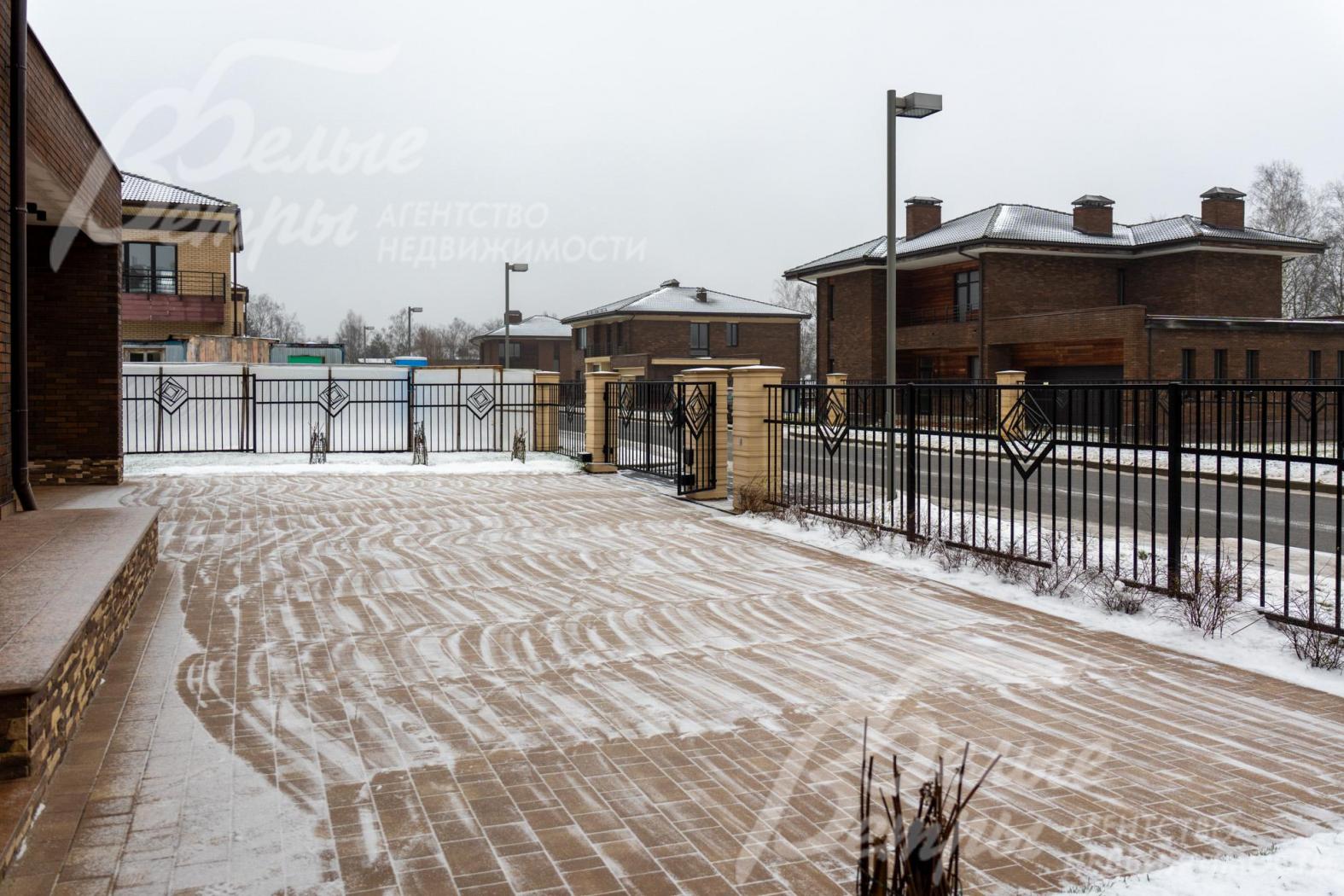 Парковочная площадка на 4 авто