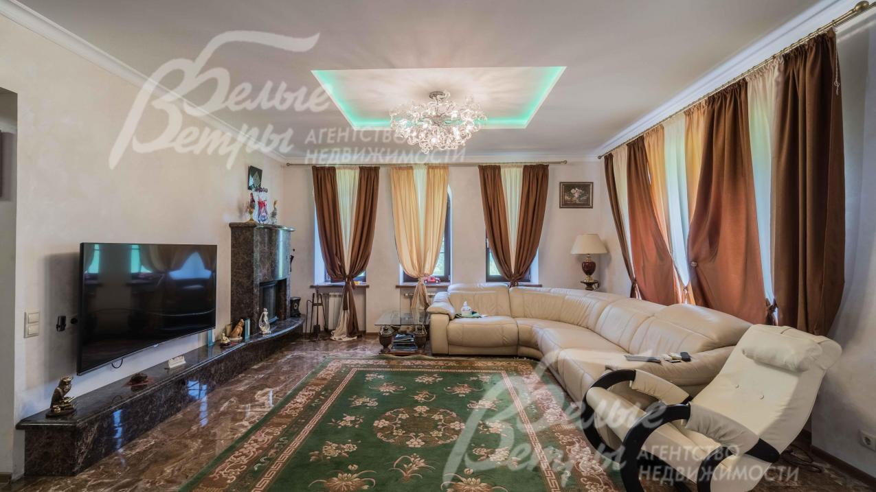 Гостиная с камином