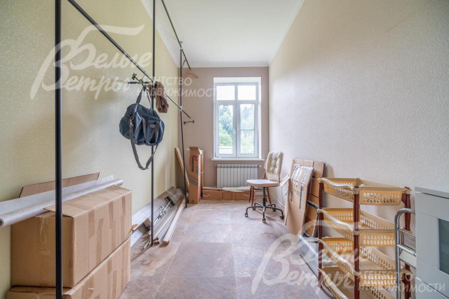 Гардеробная при входе