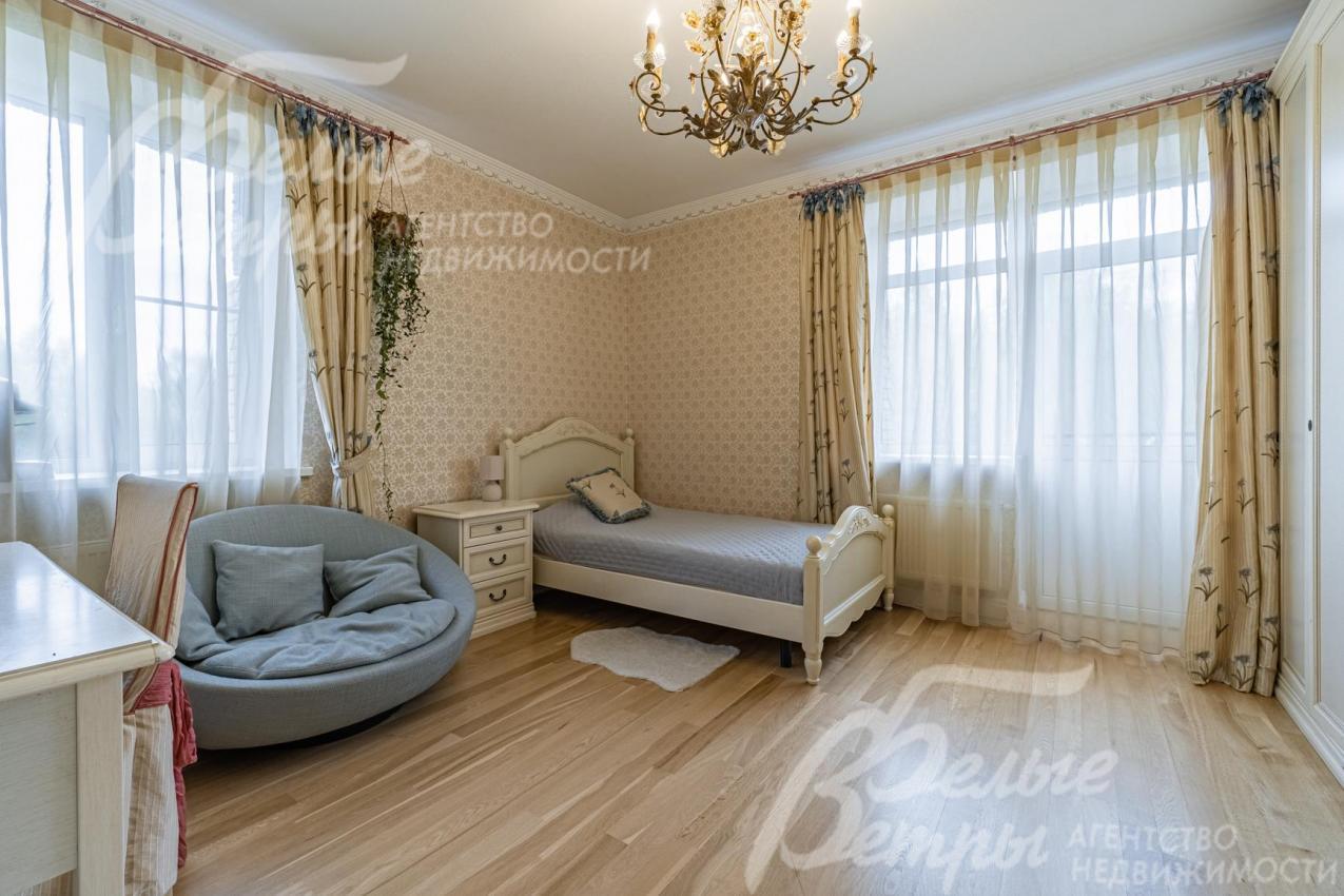 Спальня 16 кв.м с выходом на террасу