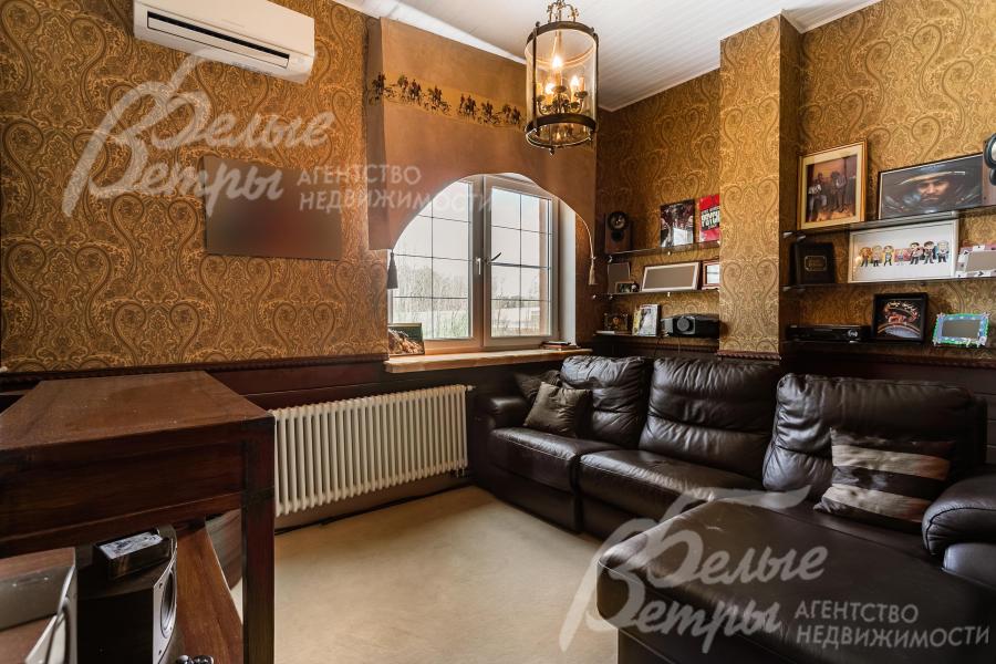 Кабинет-кинозал (гостевая спальня) 