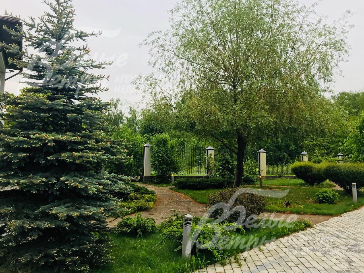 Прилесной участок 55 соток с парковым ландшафтом.