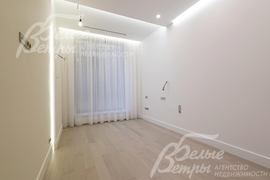 Одна из спален. В планировке дома - 5 спален