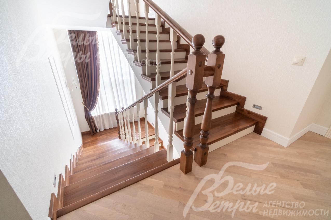 Лестница на мансардный этаж