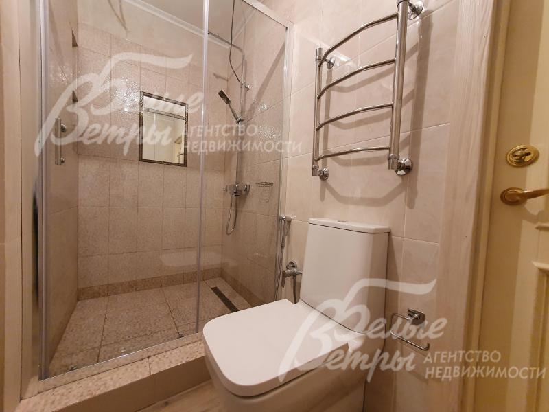 Санузел с душевой на втором этаже