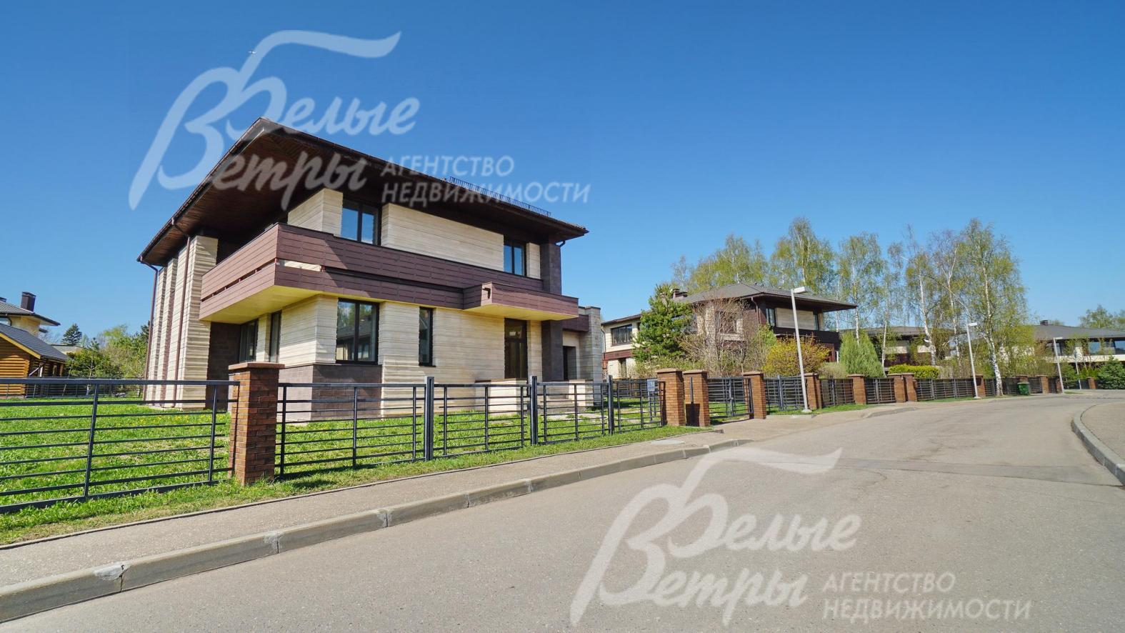 Поселок застроен в едином архитектурном стиле