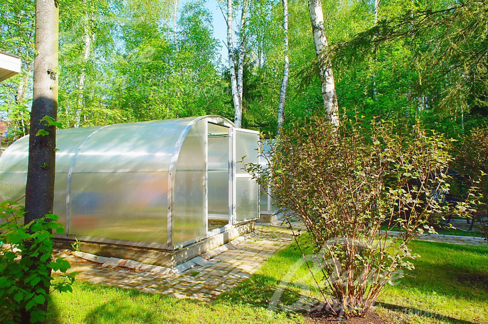 2 теплицы для овощей