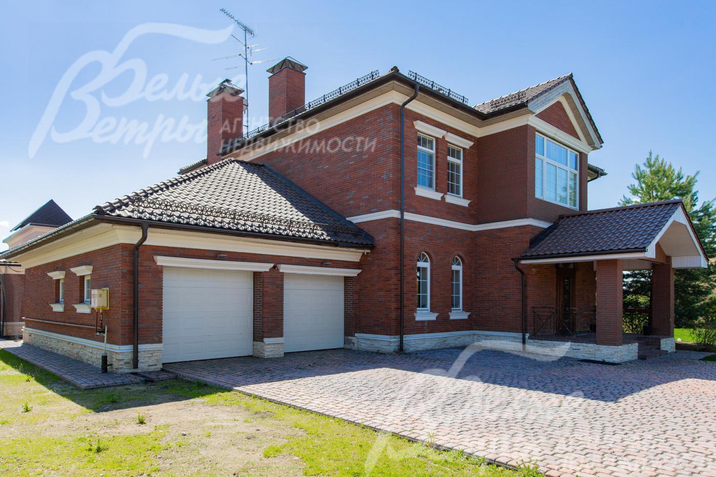 Отлично спланированный и качественно построенный кирпичный дом под ключ, с бассейном и сауной