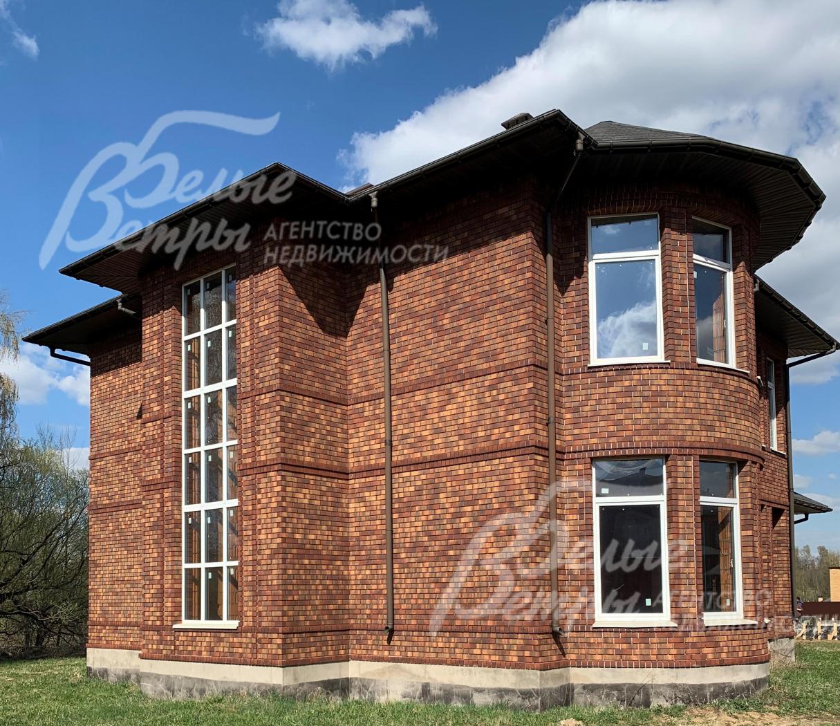 Кирпичный дом 2 уровня в поселке Ильичевка