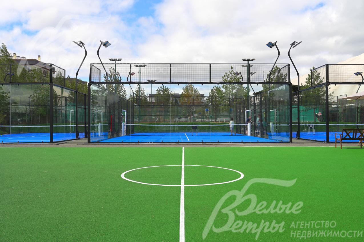Футбольное поле в ЖК Vnukovo Country Club