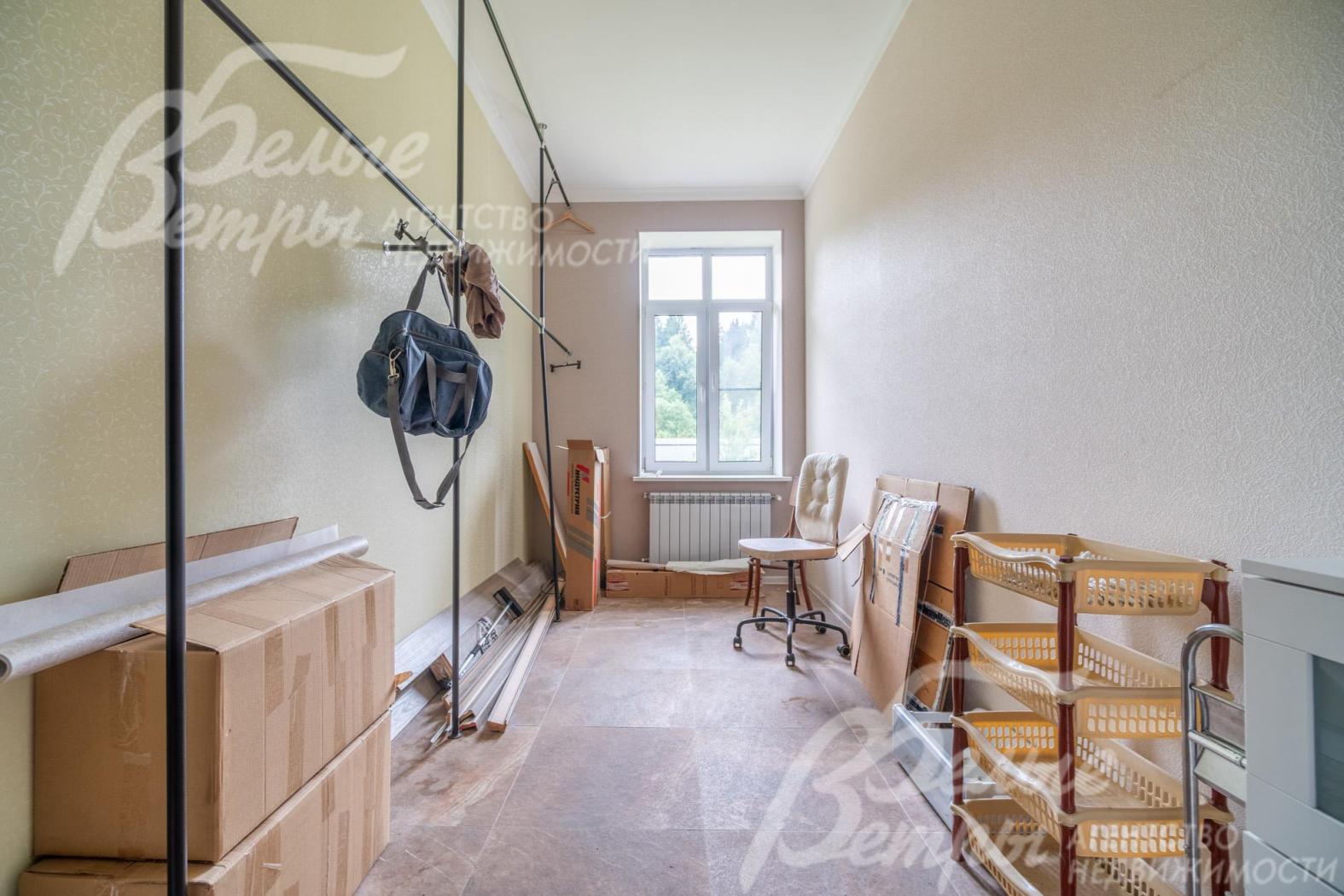 Гардеробная при входе