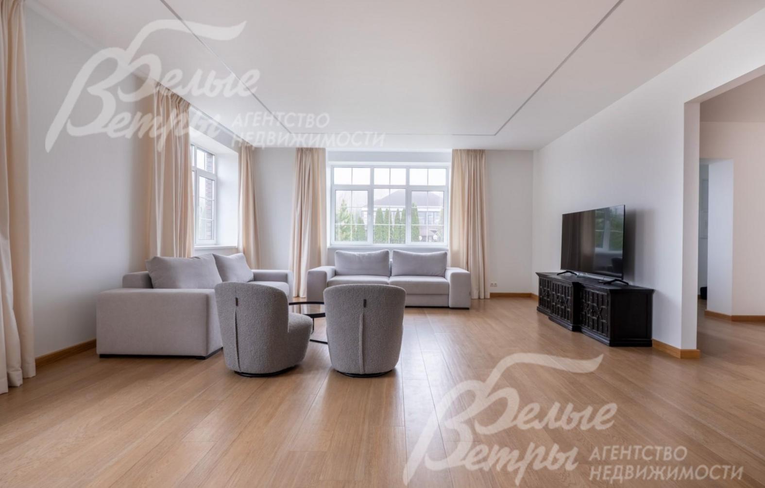 Светлая гостиная 34 кв.м