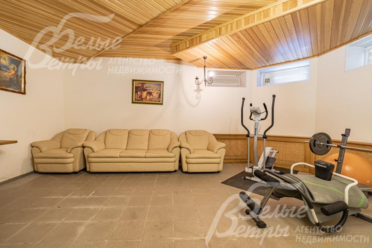 Комната отдыха 28 кв.м в цокольном этаже