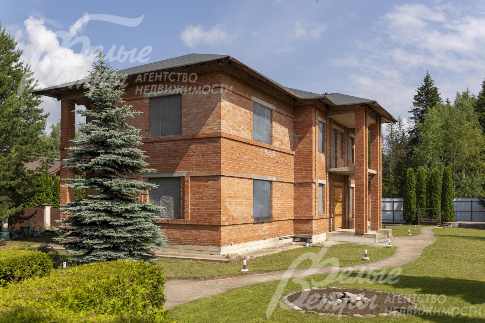 Основной жилой дом 363 м2 "под отделку"