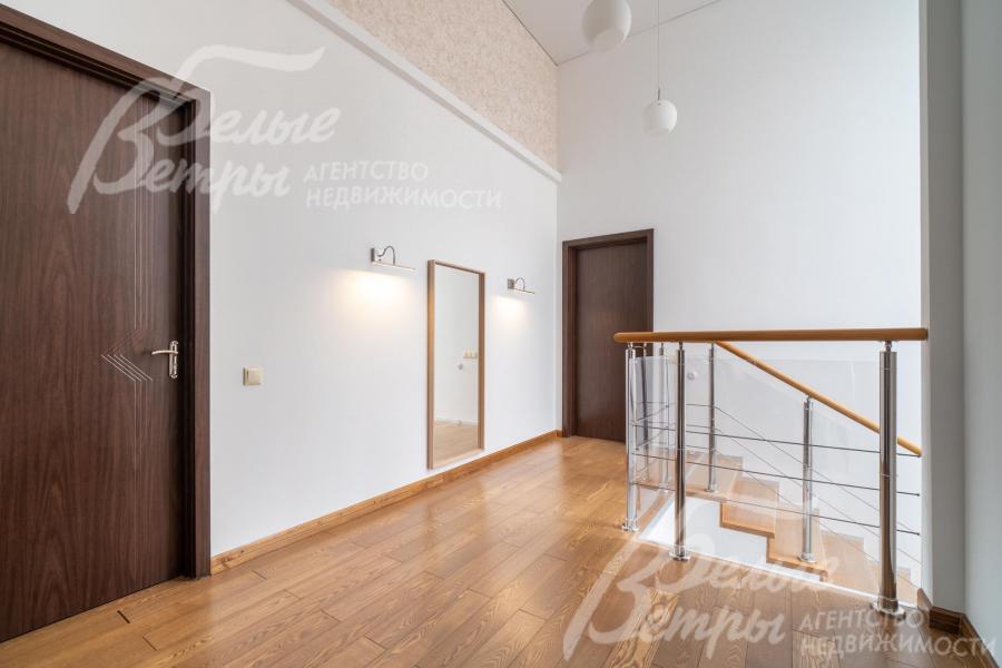 Высота потолков на 2-м этаже более 4 метров