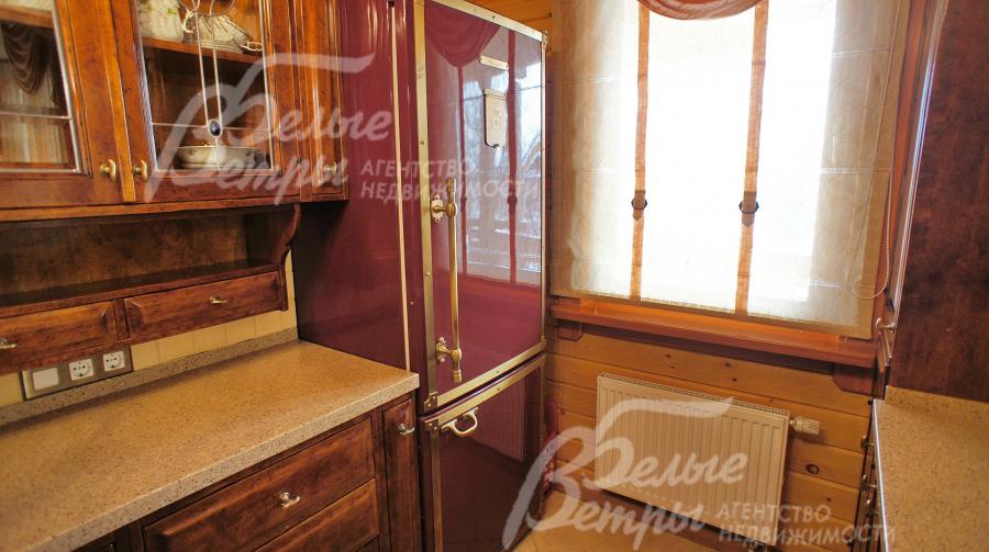 Холодильник и духовой шкаф  стилизованны "под старину" фирмой RESTART (Италия)