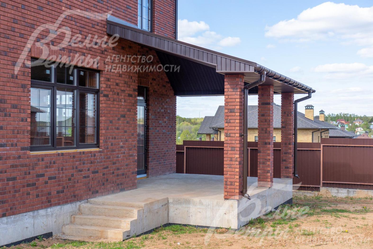 Открытая терраса с выходом в сад