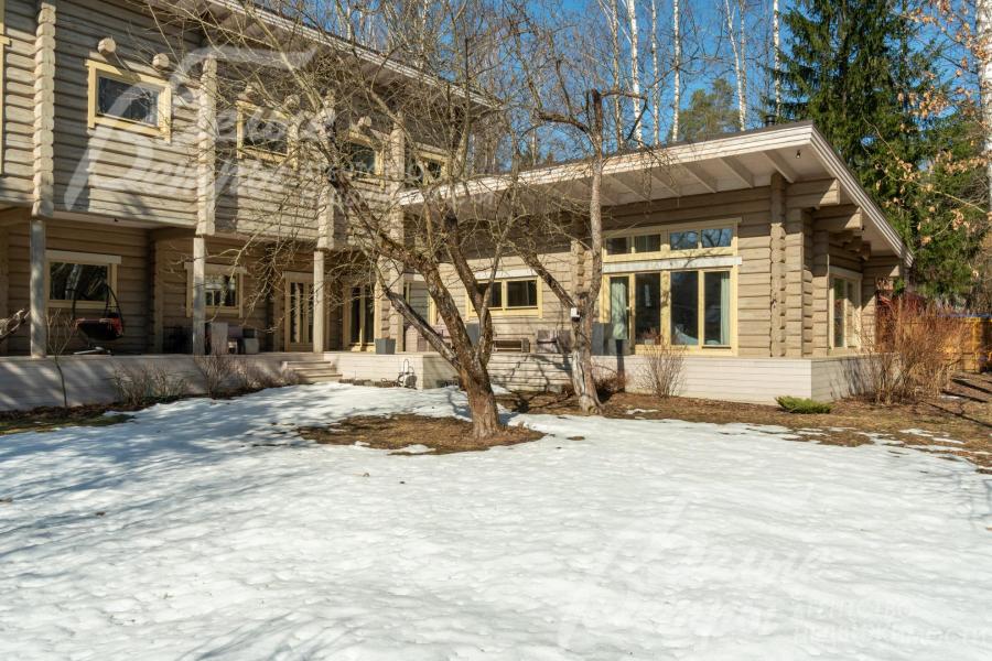 Терраса по периметру дома