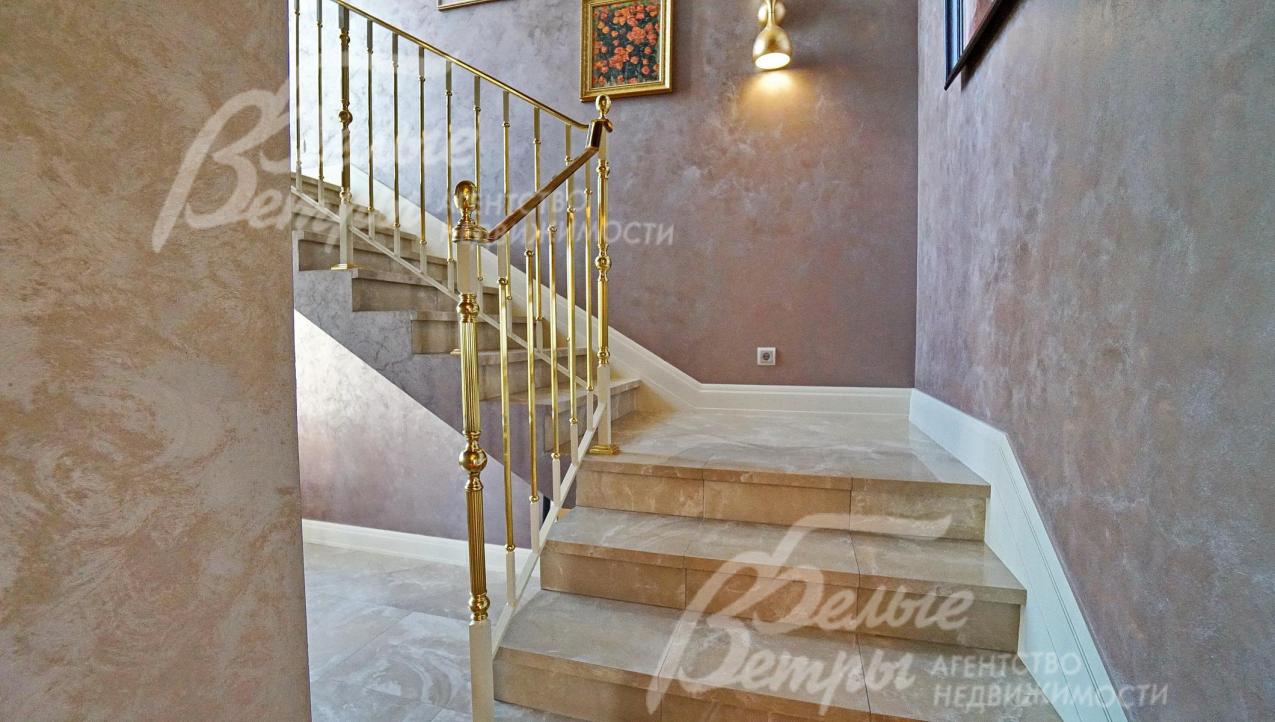 Лестница ж/б, ступени из мрамора