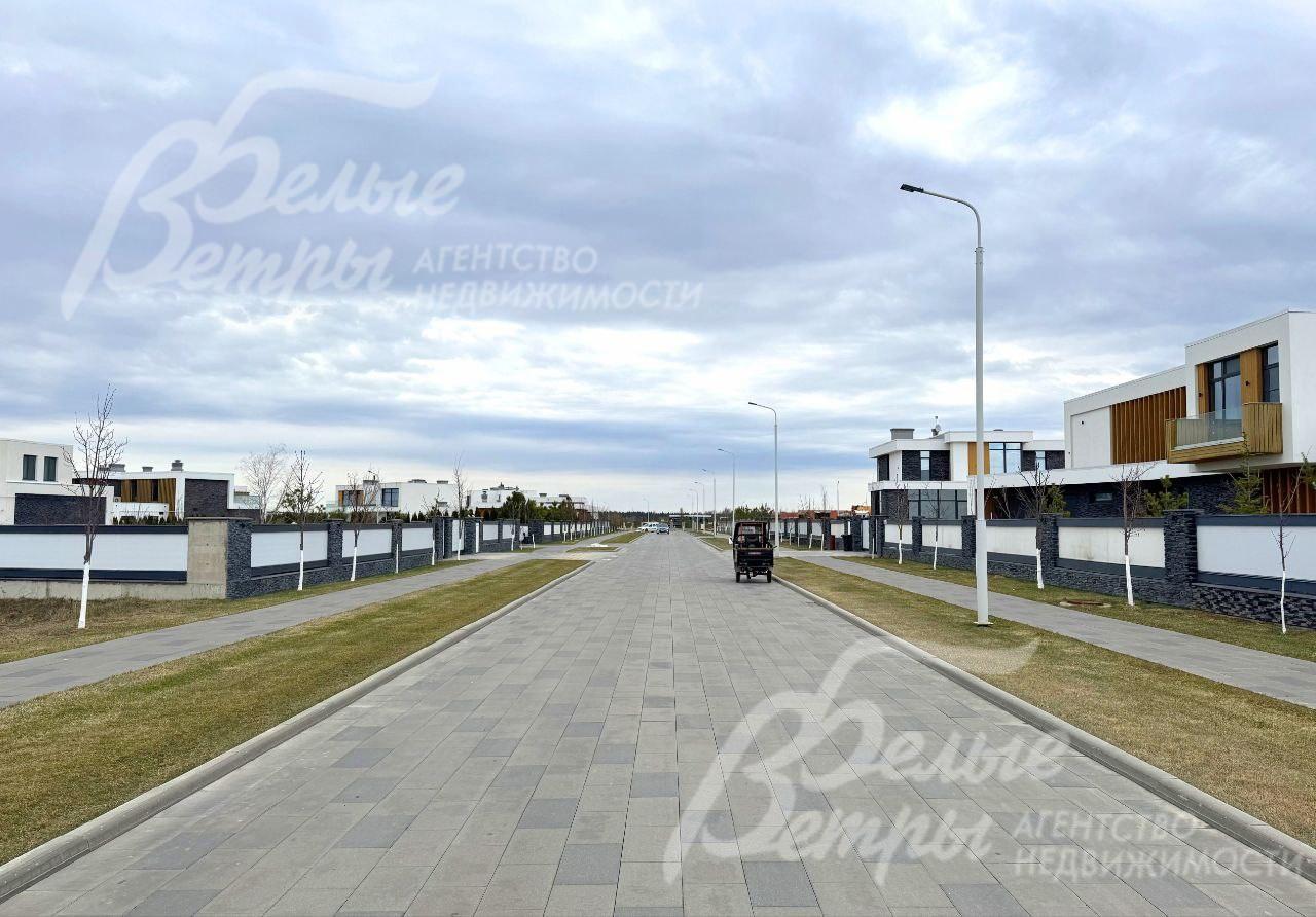 в поселке широкие дороги