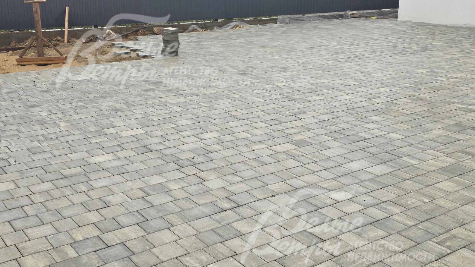 Все имеющиеся в доме строительные материалы остаются