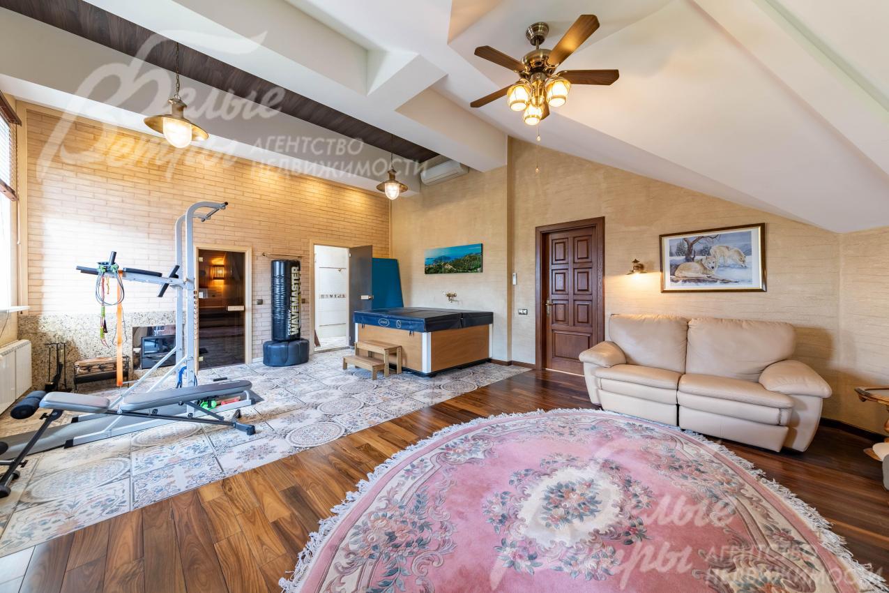 Комната отдыха с тренажерами