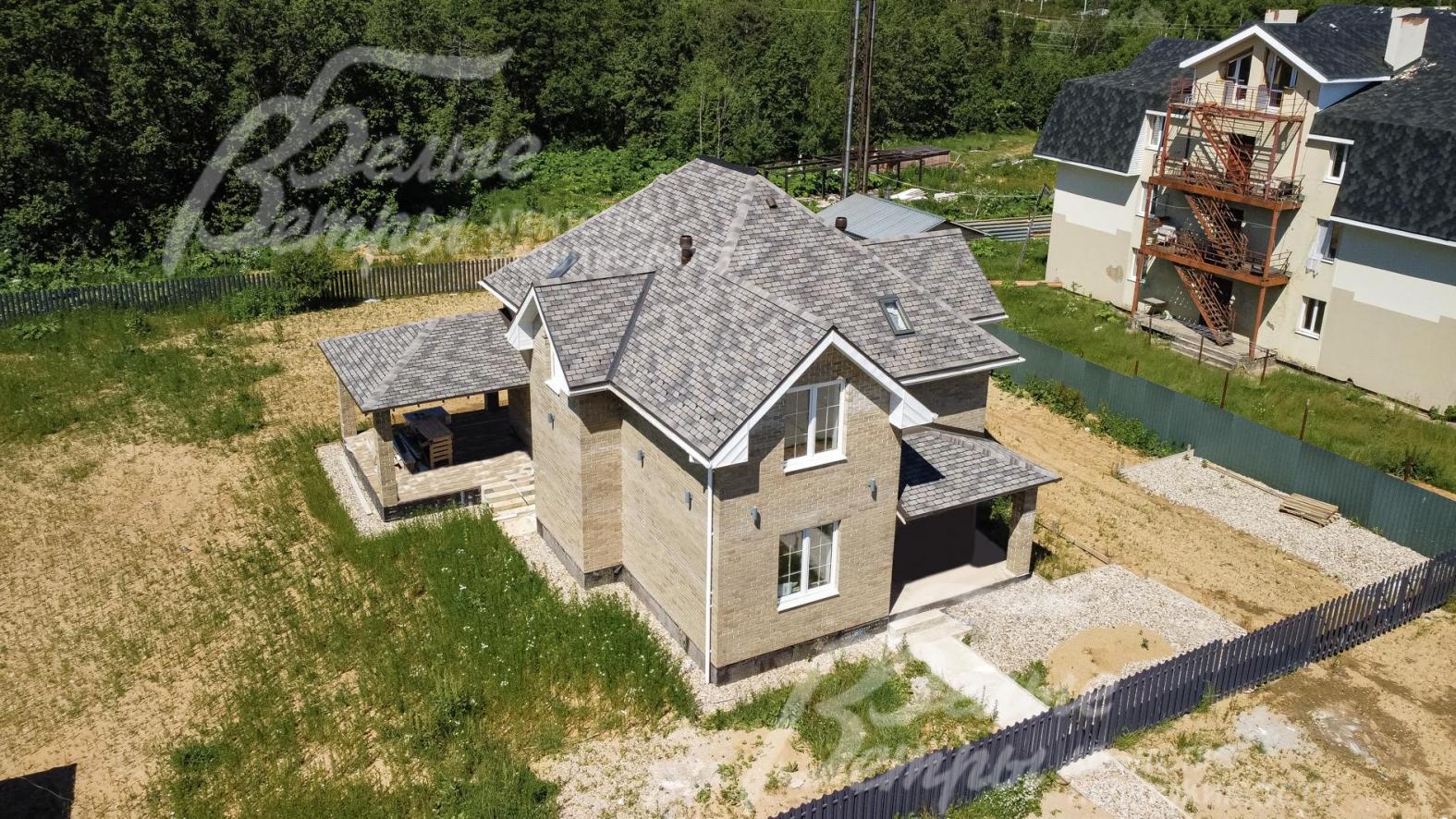 Дом под ключ на ровном участке в коттеджном поселке Изумрудная Долина