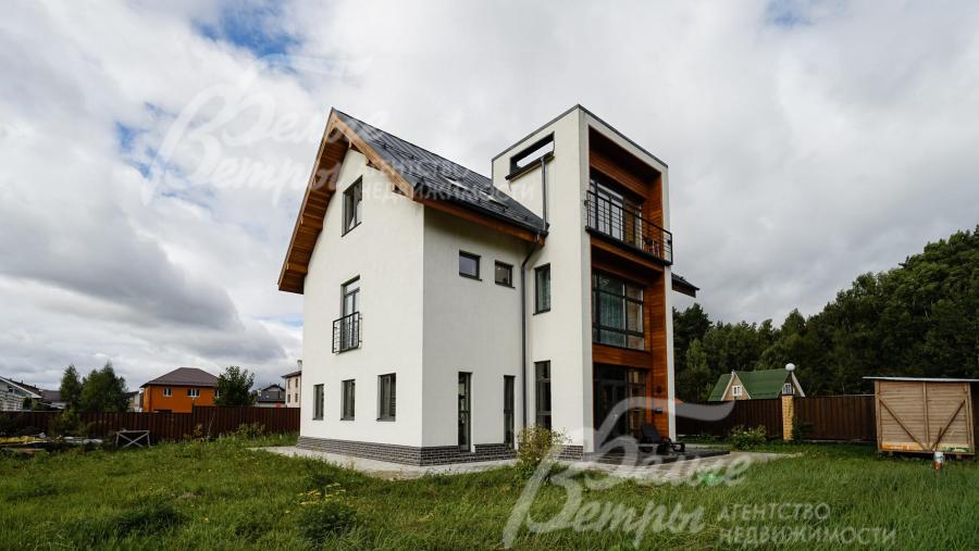 Облицовка стен: силиконовая штукатурка + планкен из лиственницы