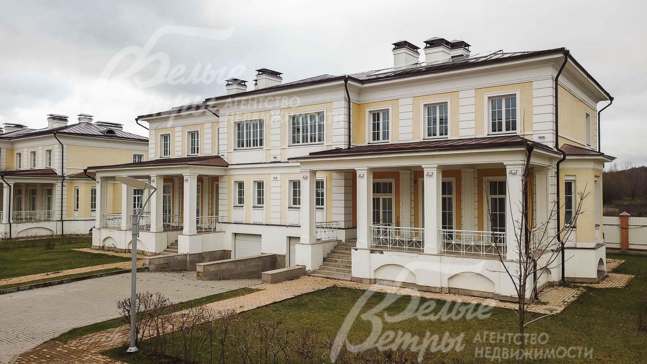 1/2 дома 422 кв.м на 6 сотках в поселке Новое Румянцево