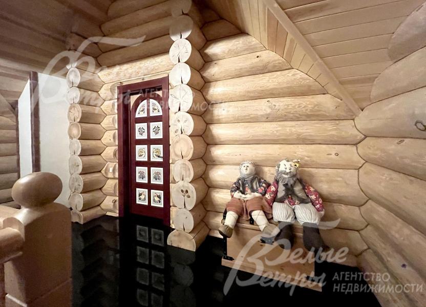 Интерьер дома наполнен элементами в национальном стиле «русская сказка»