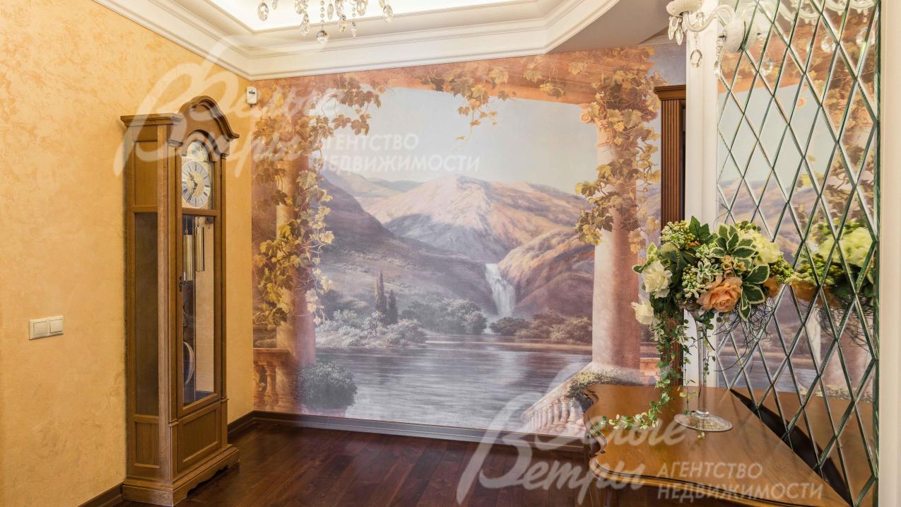 Красивая отделка в классическом стиле с использованием дорогих материалов