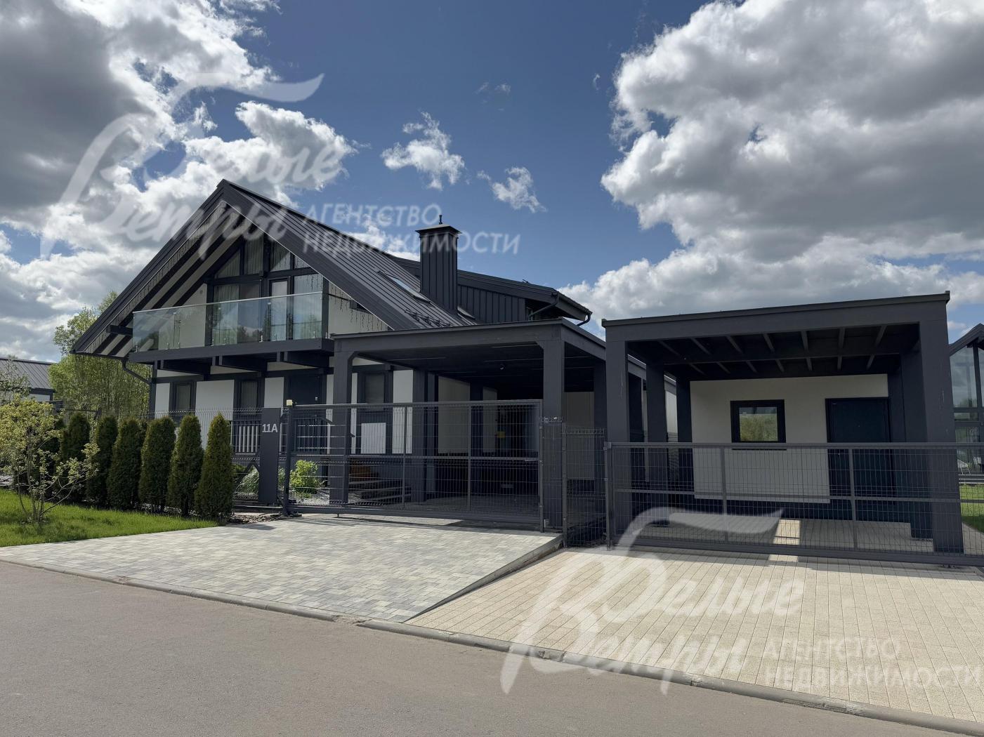 Дома - с панорамным остеклением фасадов, просторными террасами