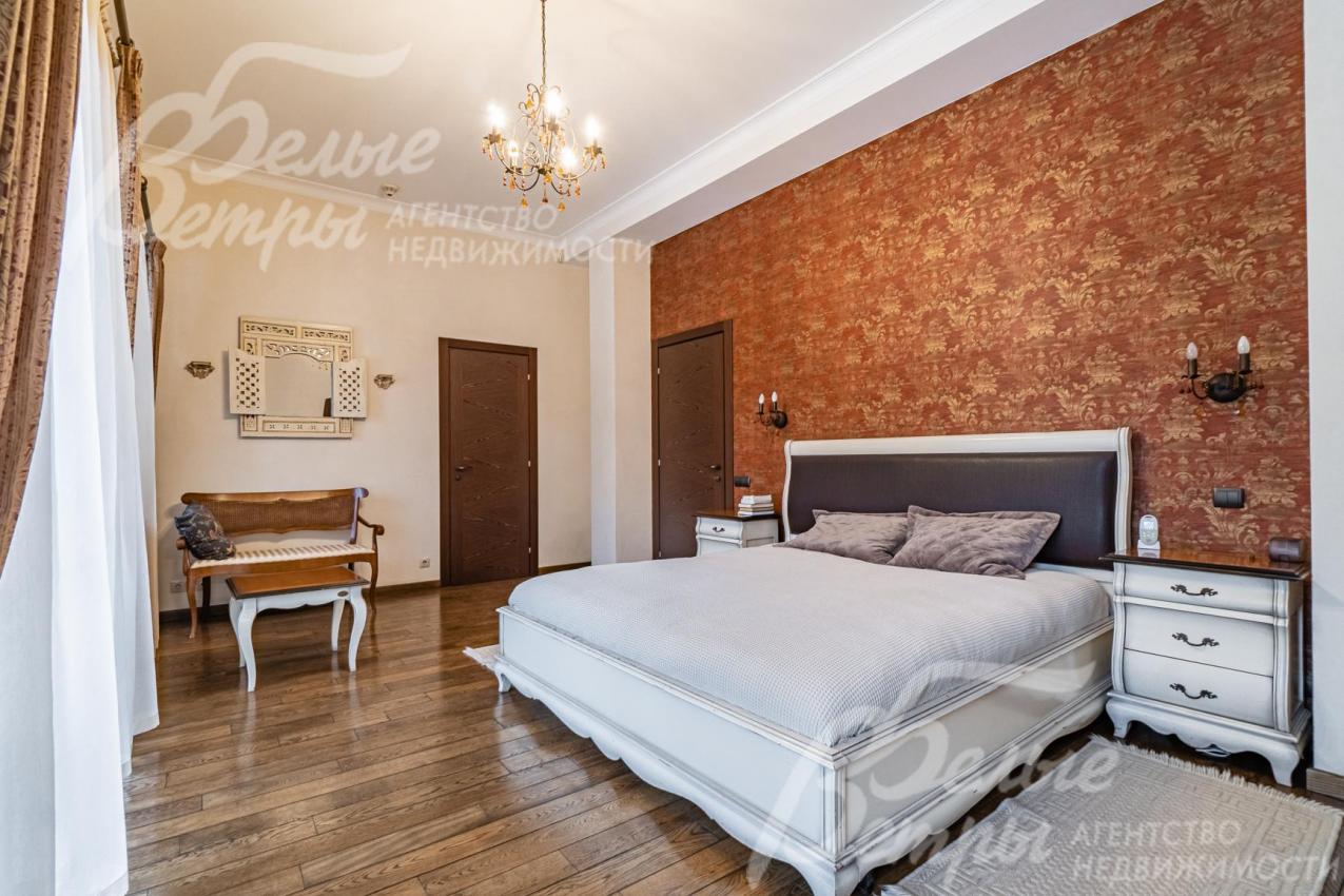 Спальный гарнитур из Италии