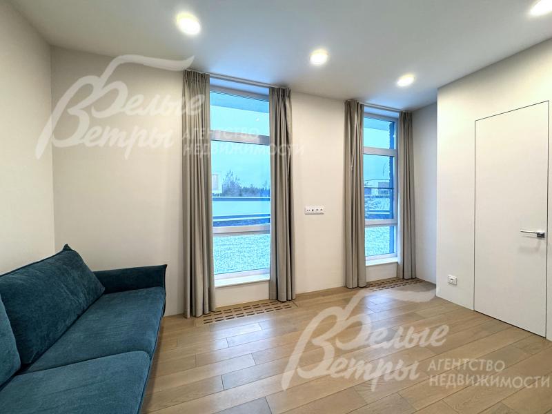 На полу инженерная дубовая доска LuxuryTree, Дуб Кавказский