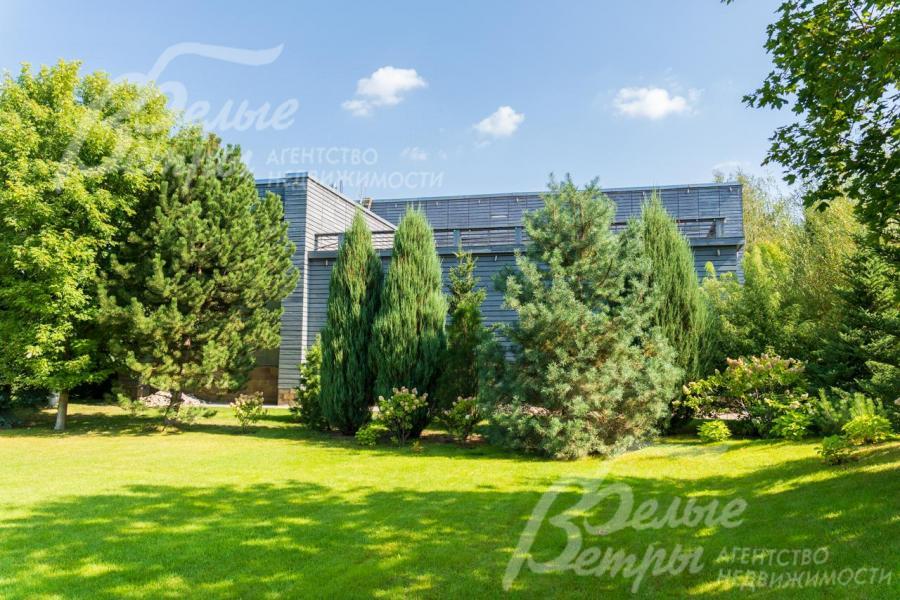 В этом поселке единомышленников принято встречать вместе праздники, решать сообща все вопросы и, конечно, просто наслаждаться общением.